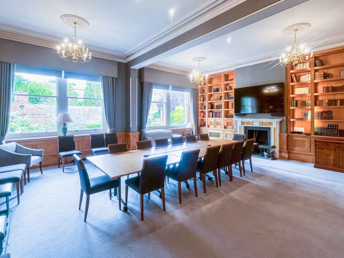 Office in Winchester - photo 3