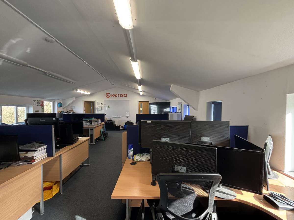 Office in Bissoe - photo 3