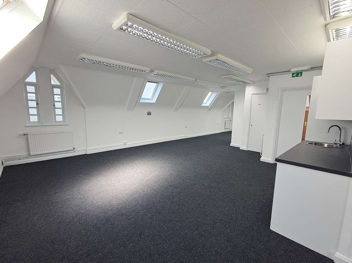 Office in Croydon - photo 4
