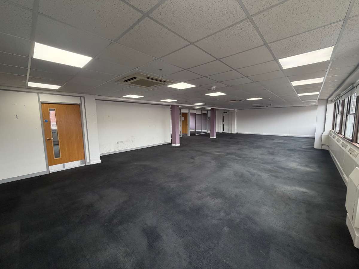 Office in Derby - photo 3