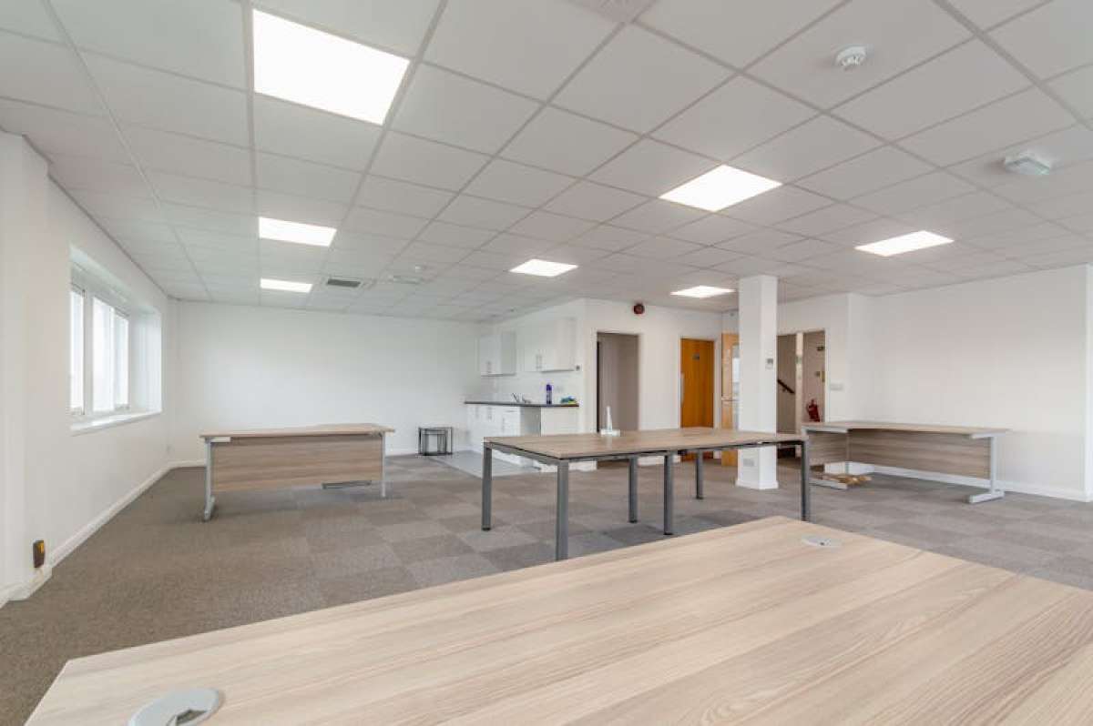 Office in Wimborne - photo 2