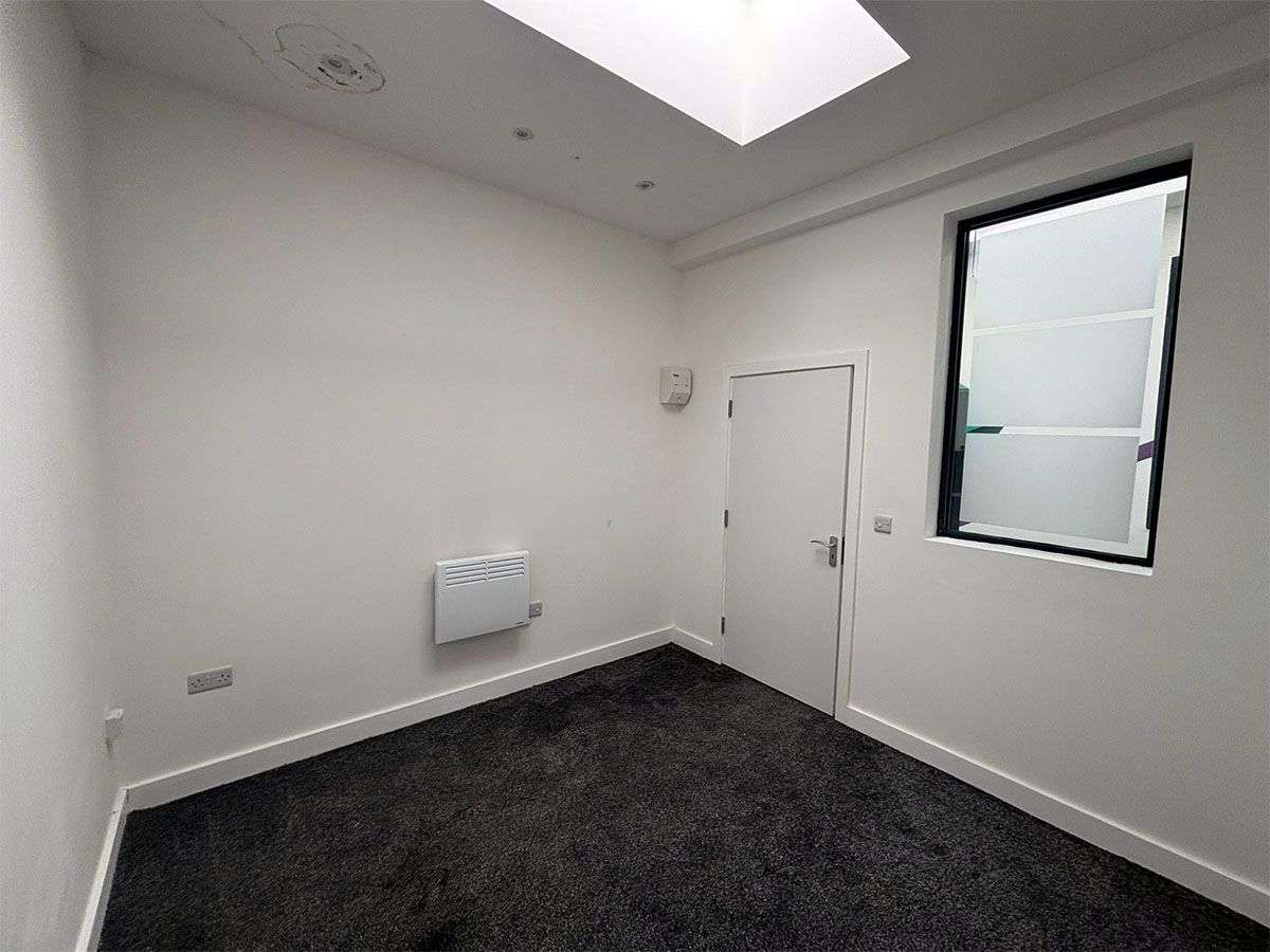 Office in Liverpool - photo 3