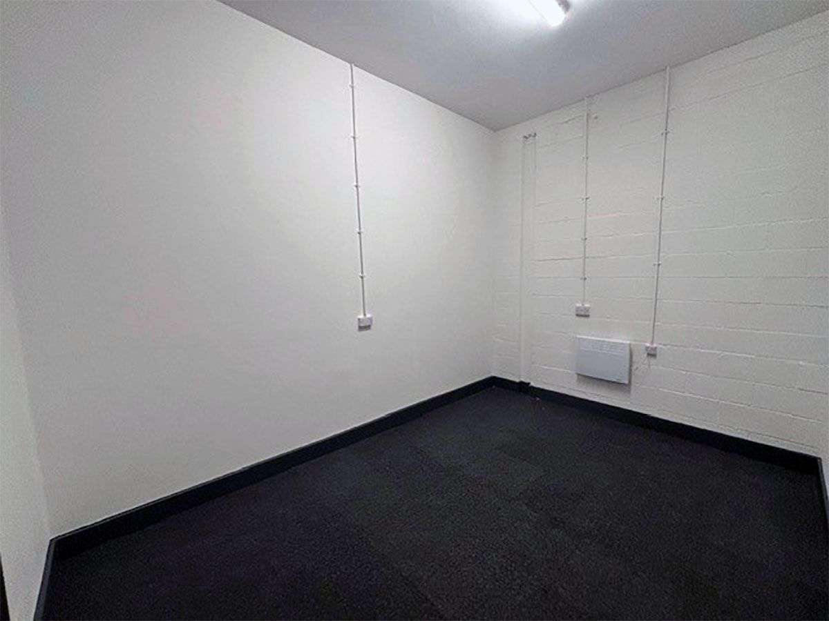 Office in Liverpool - photo 2