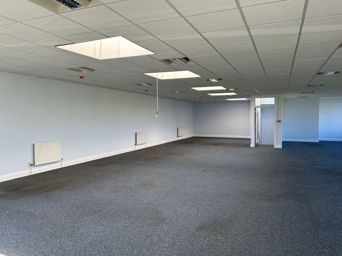 Industrial Unit in Chessington - photo 4