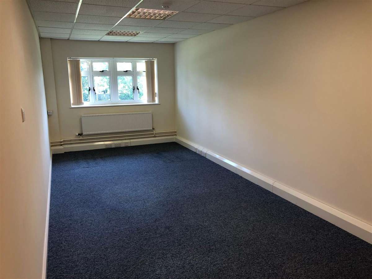 Office in Oakham - photo 2