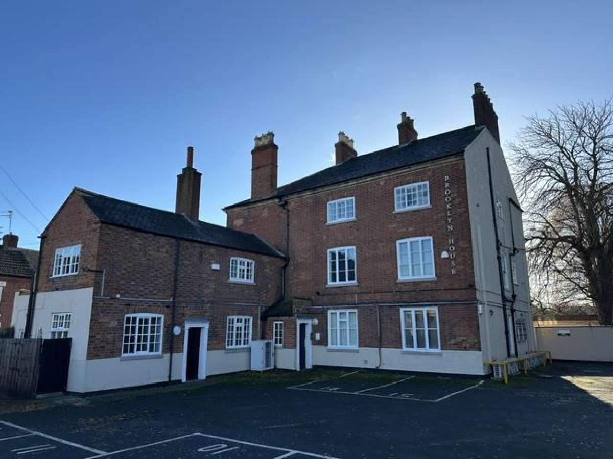 Office in Shepshed - photo 2