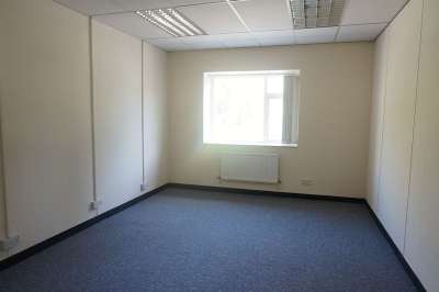 Office in Congleton, - photo 2