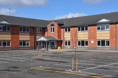 Office in Wolverhampton - photo 3