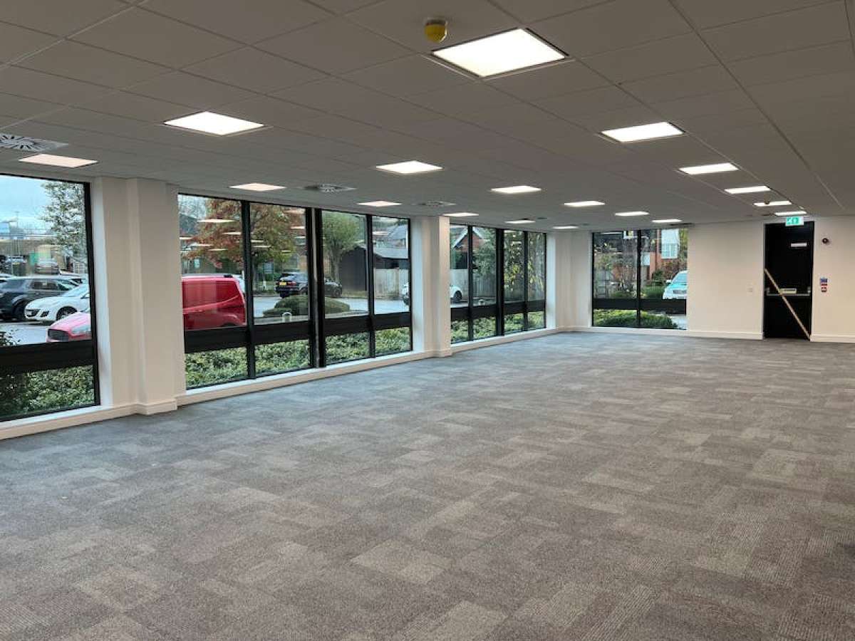 Office in Winchester - photo 2