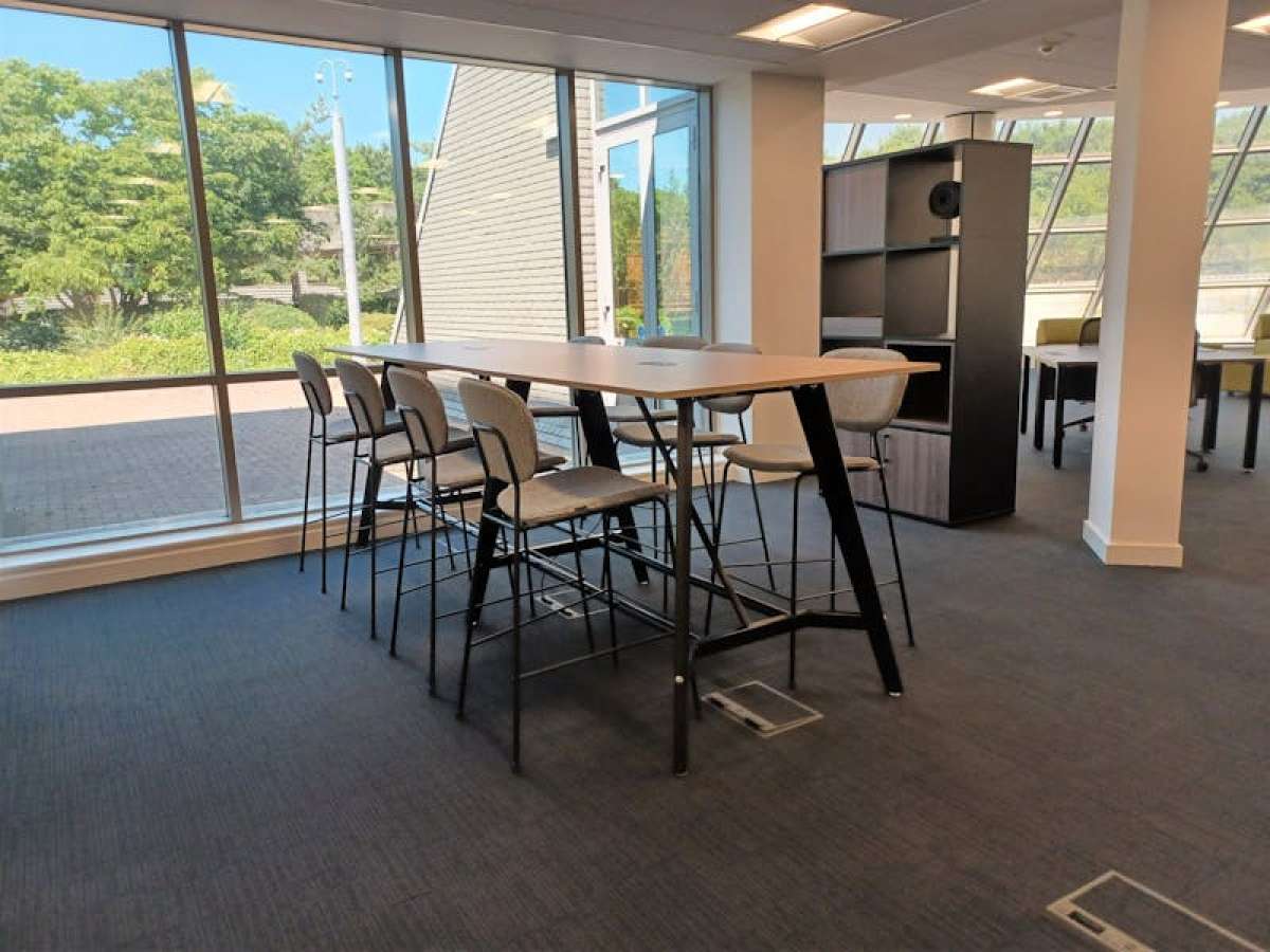 Office in Reading - photo 2