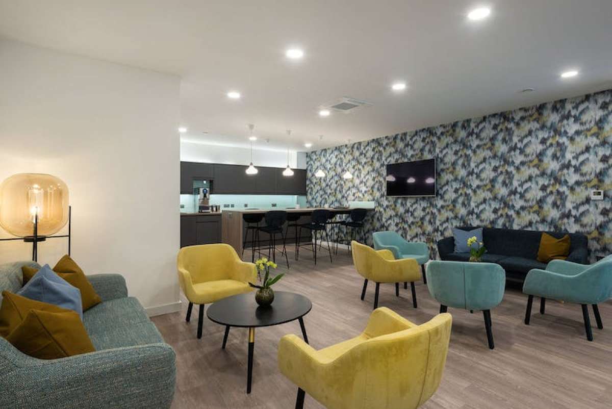 Office in Camberley - photo 2