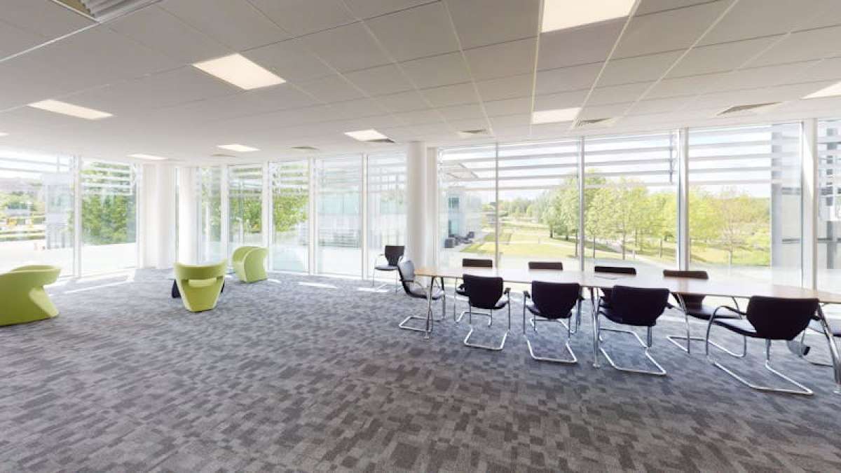 Office in Fareham - photo 2