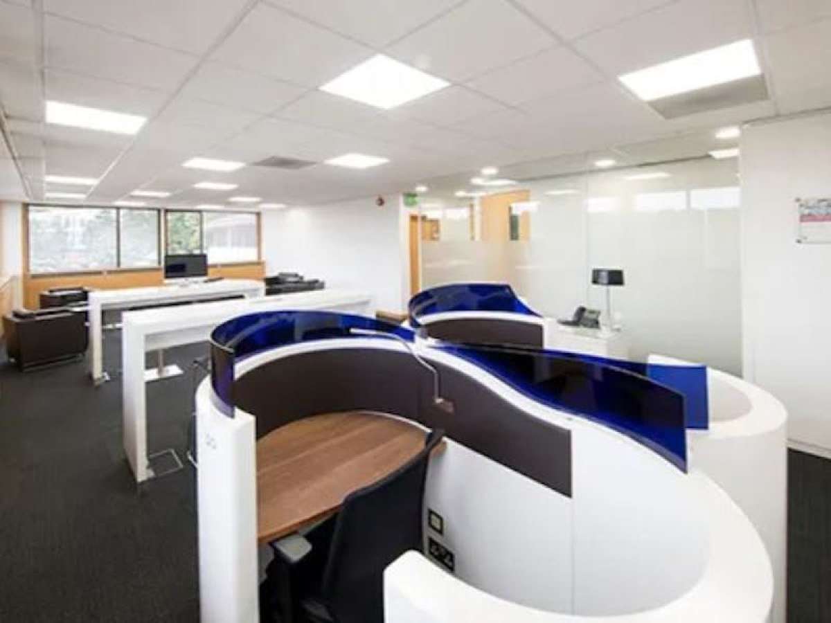 Office in Basingstoke - photo 4