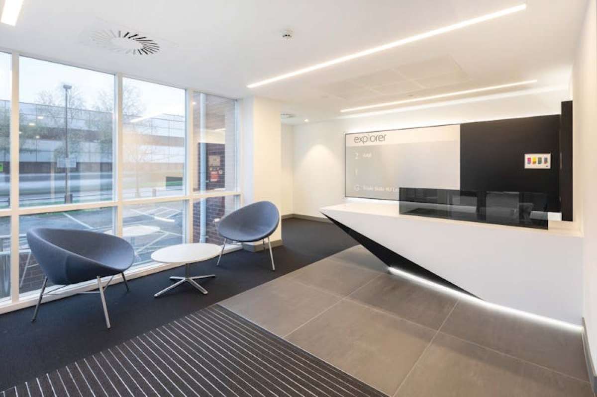 Office in Crawley - photo 4