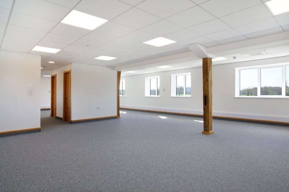 Office in Wokingham - photo 3