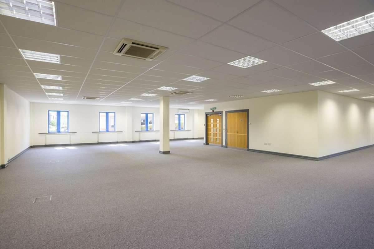 Office in Brierley Hill - photo 4
