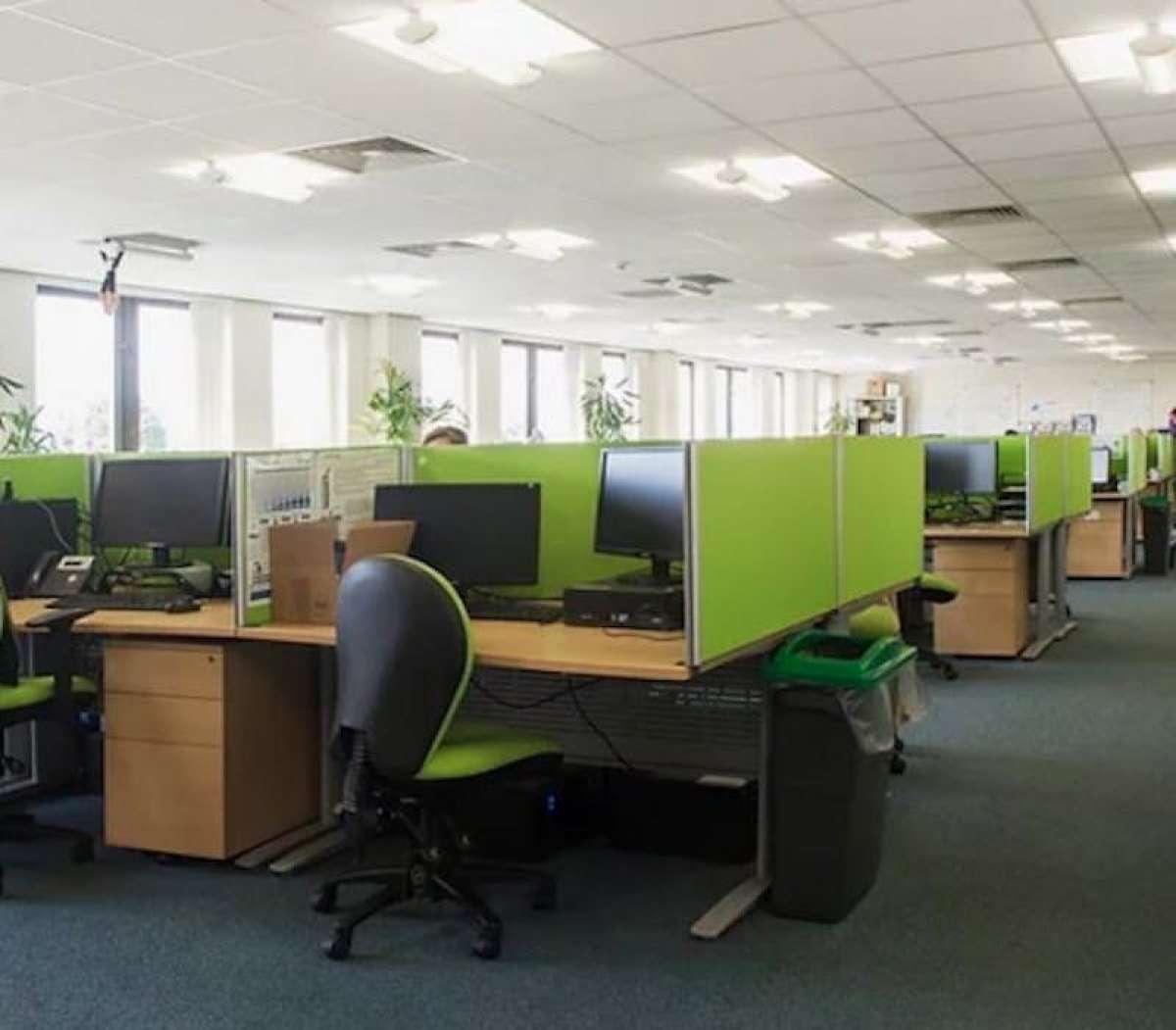 Office in Crawley - photo 2