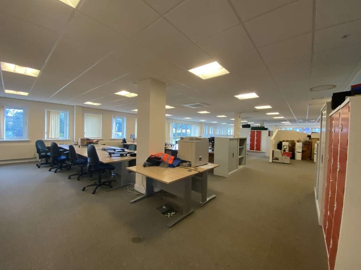 Office in Brierley Hill - photo 3