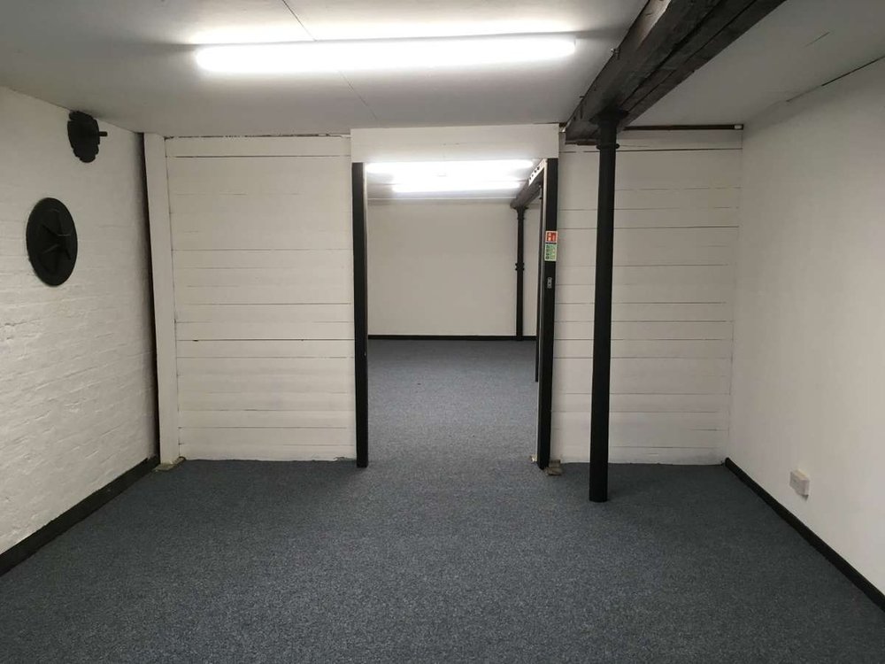 Office in Grantham - photo 3