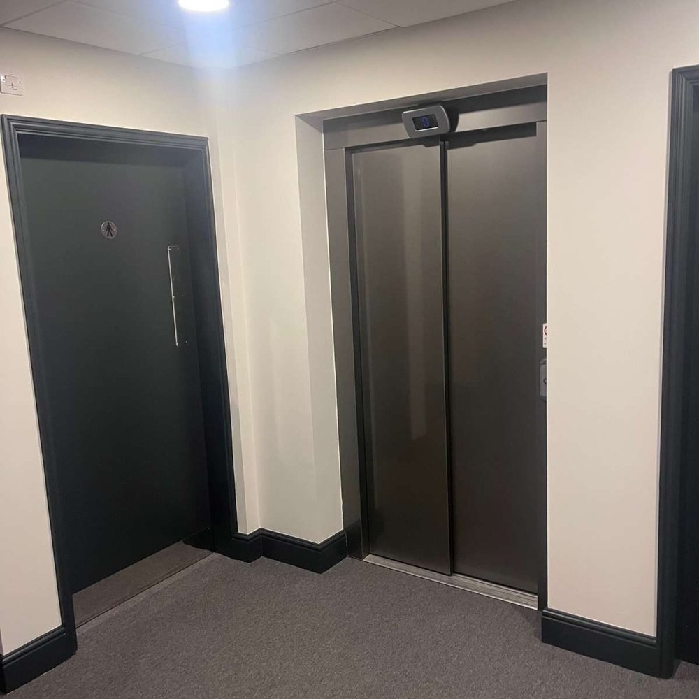 Office in Hinckley - photo 4