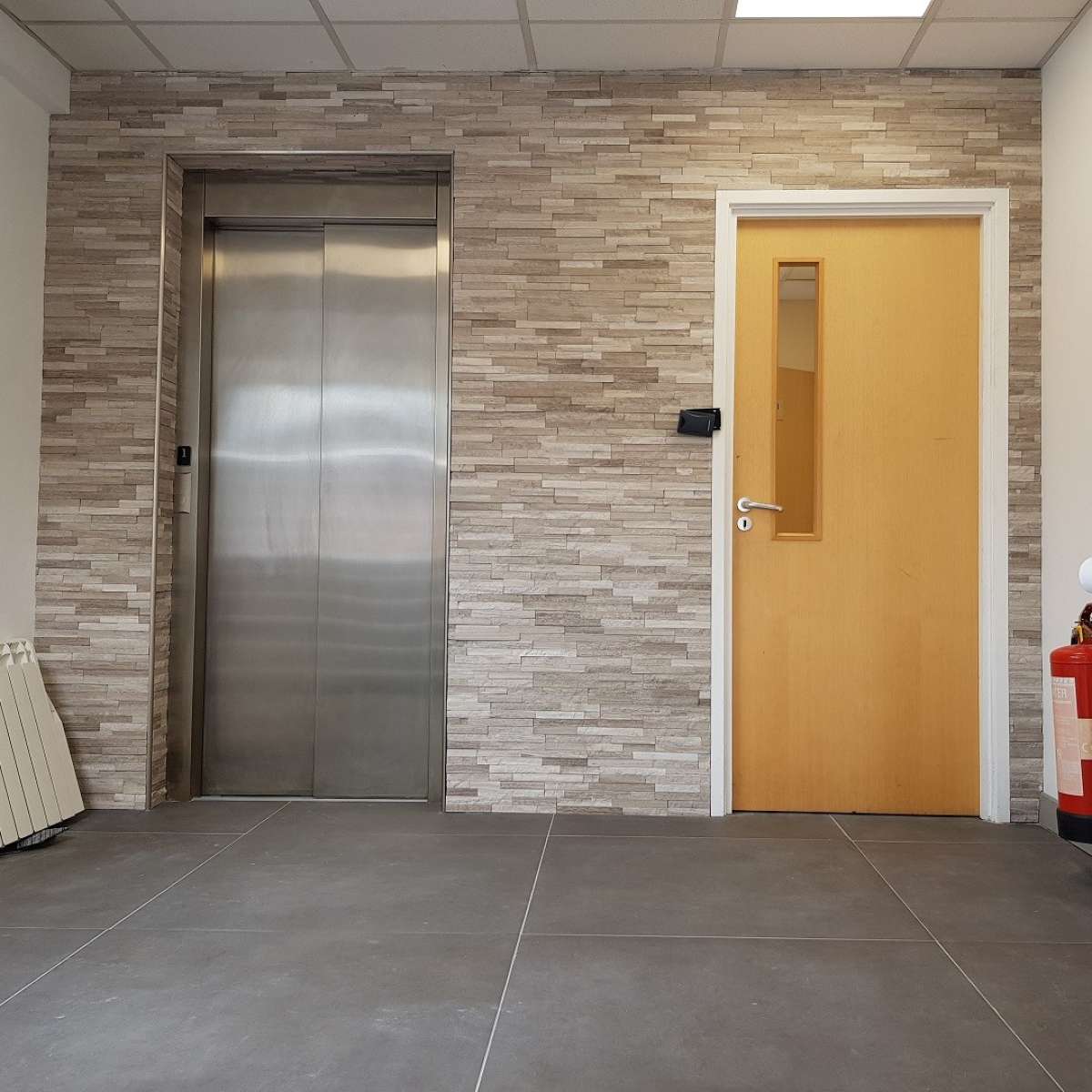 Office in Derby - photo 4