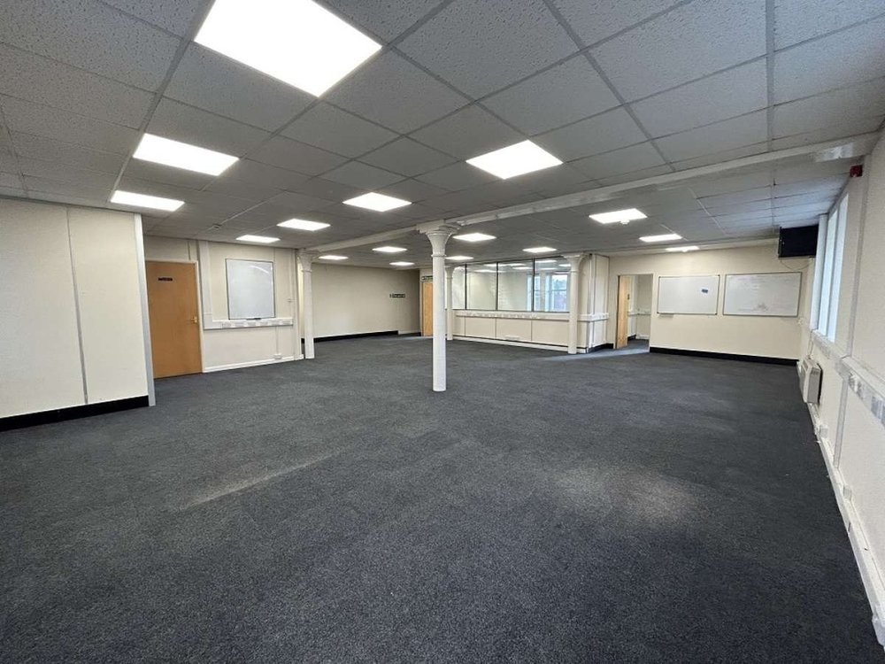 Office in Derby - photo 4