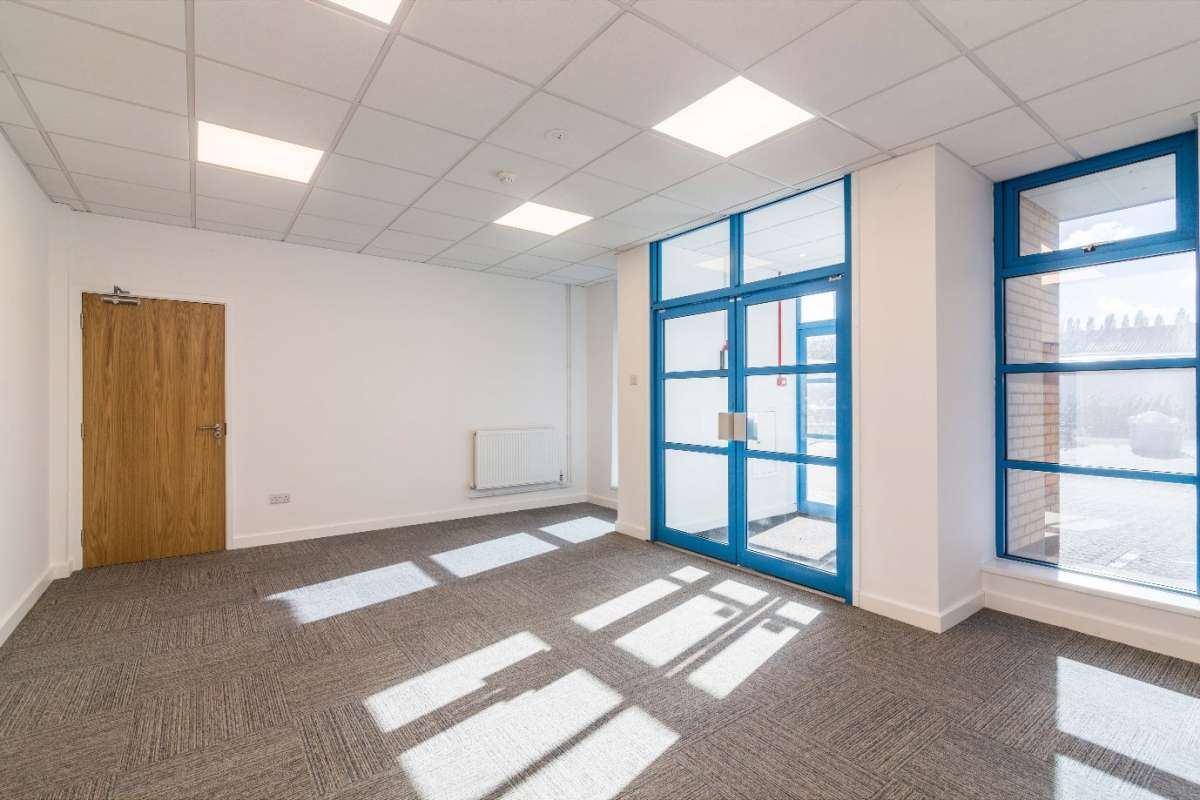 Office in Nottingham - photo 3