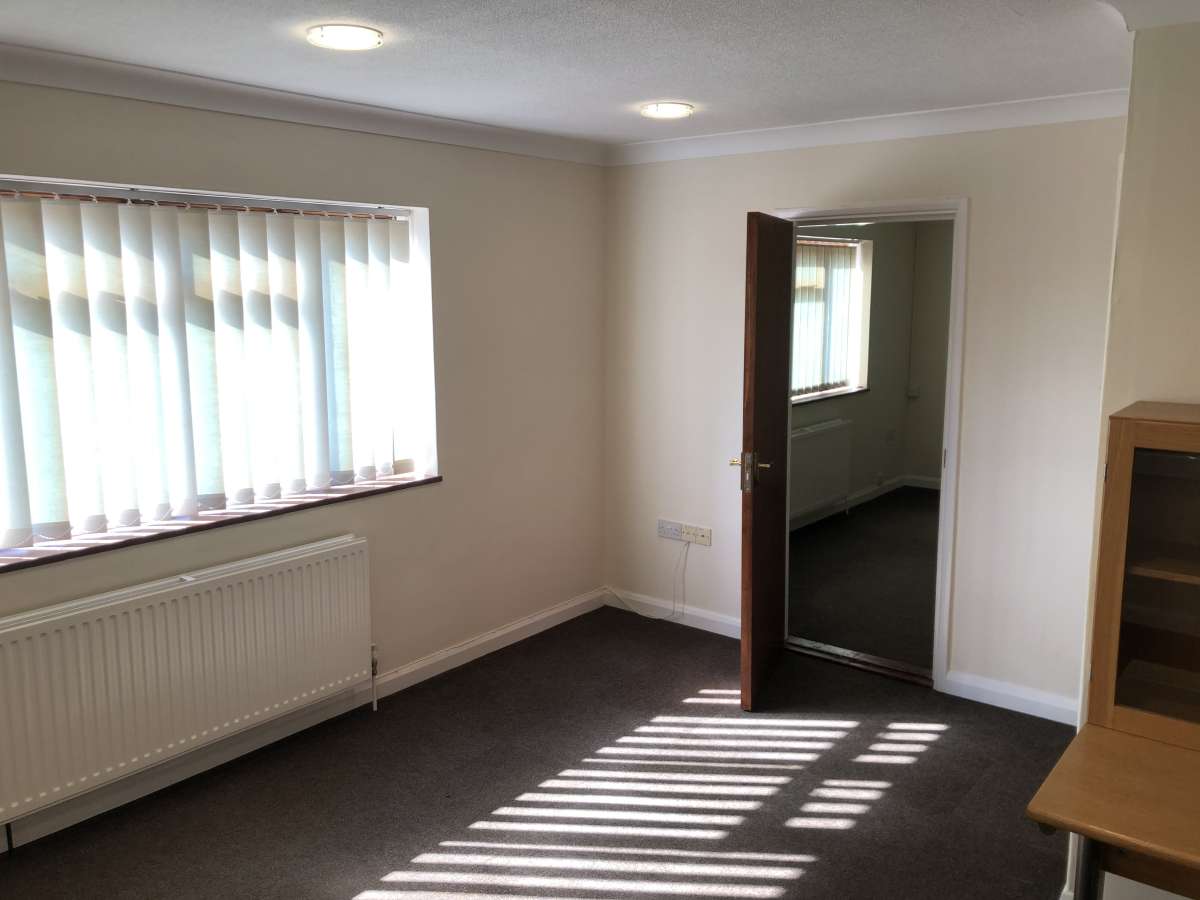 Office in Dereham - photo 2