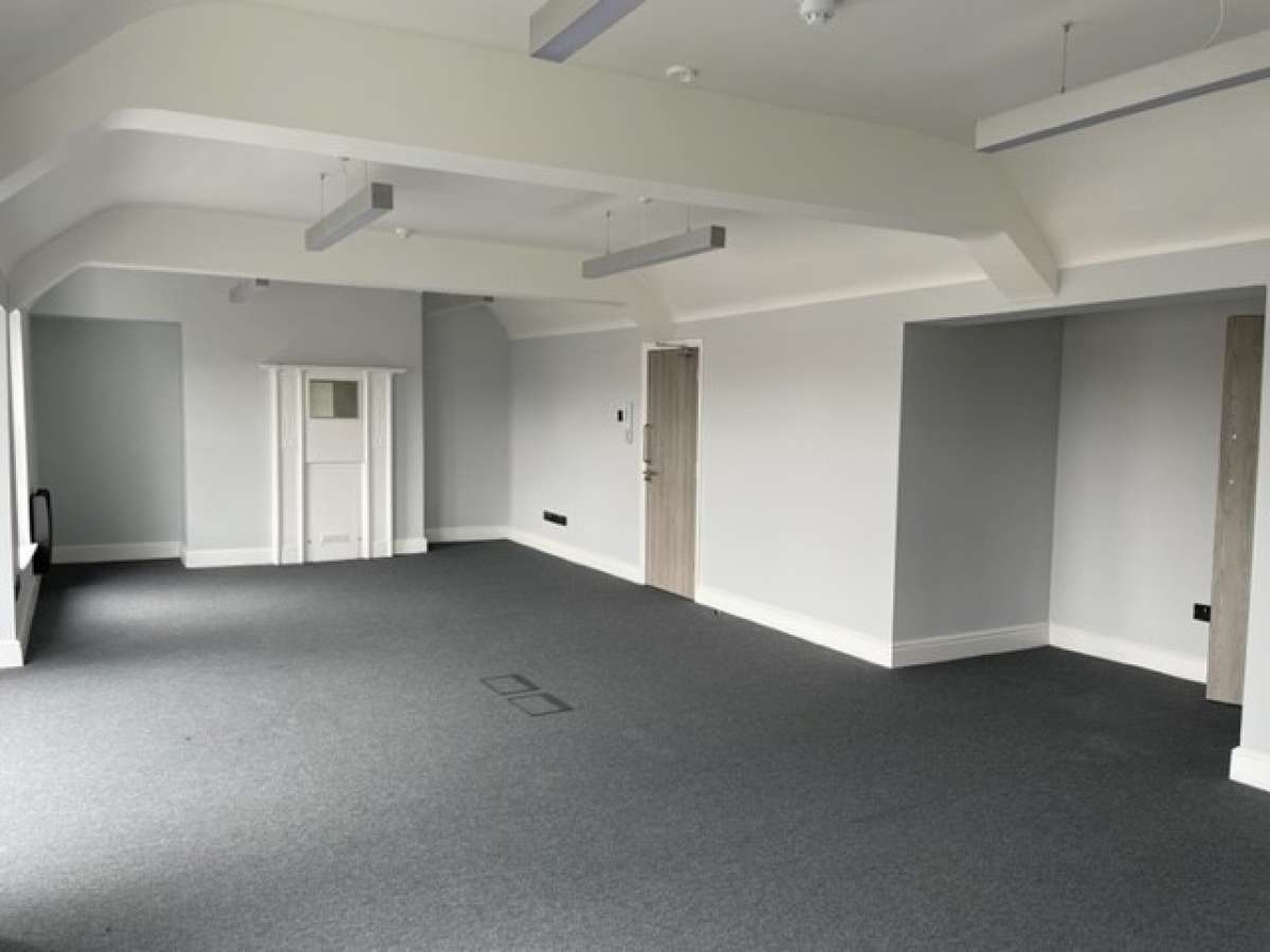 Office in Cheltenham - photo 4