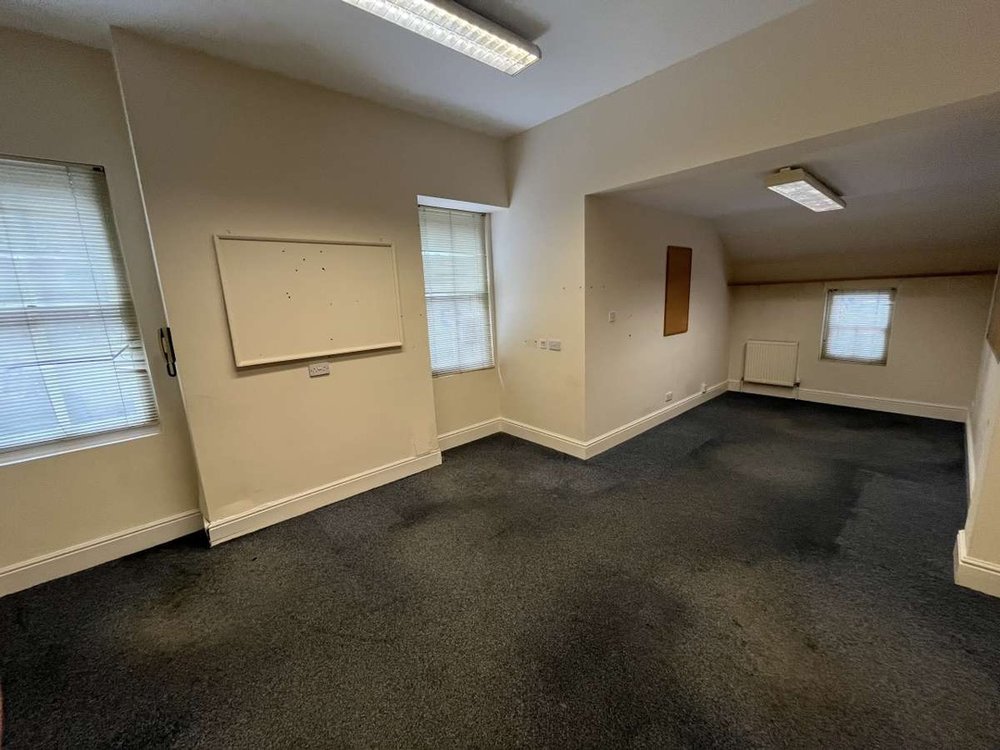 Office in Lincoln - photo 3