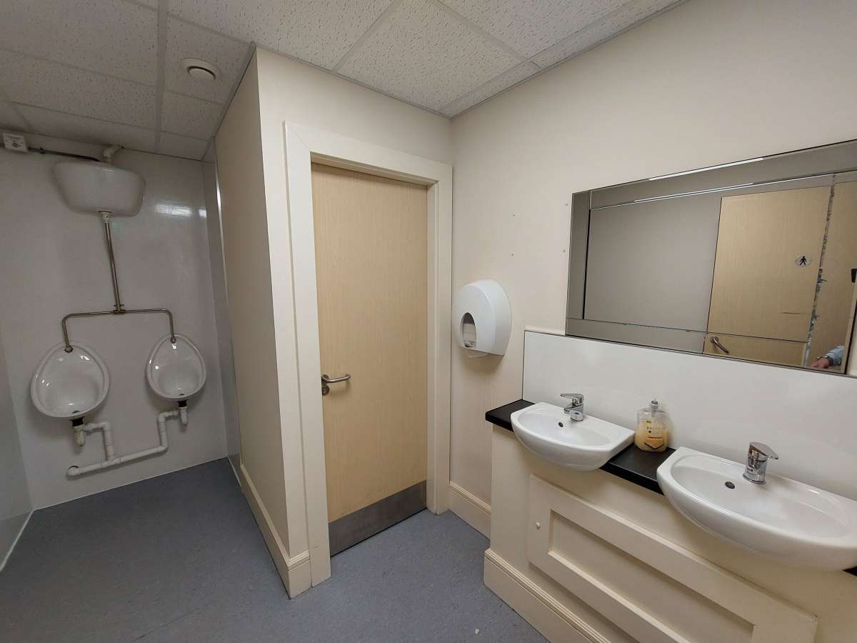 Office in Kilmarnock - photo 4