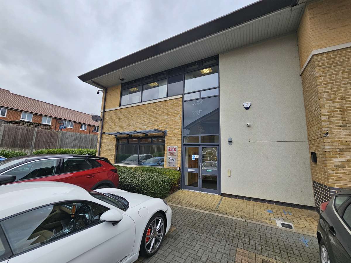 Office in Sittingbourne - photo 3