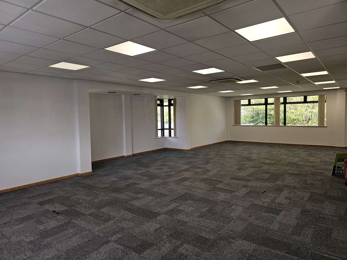 Office in Sittingbourne - photo 4