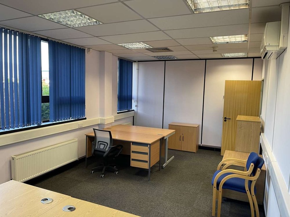 Office in Lincoln - photo 2