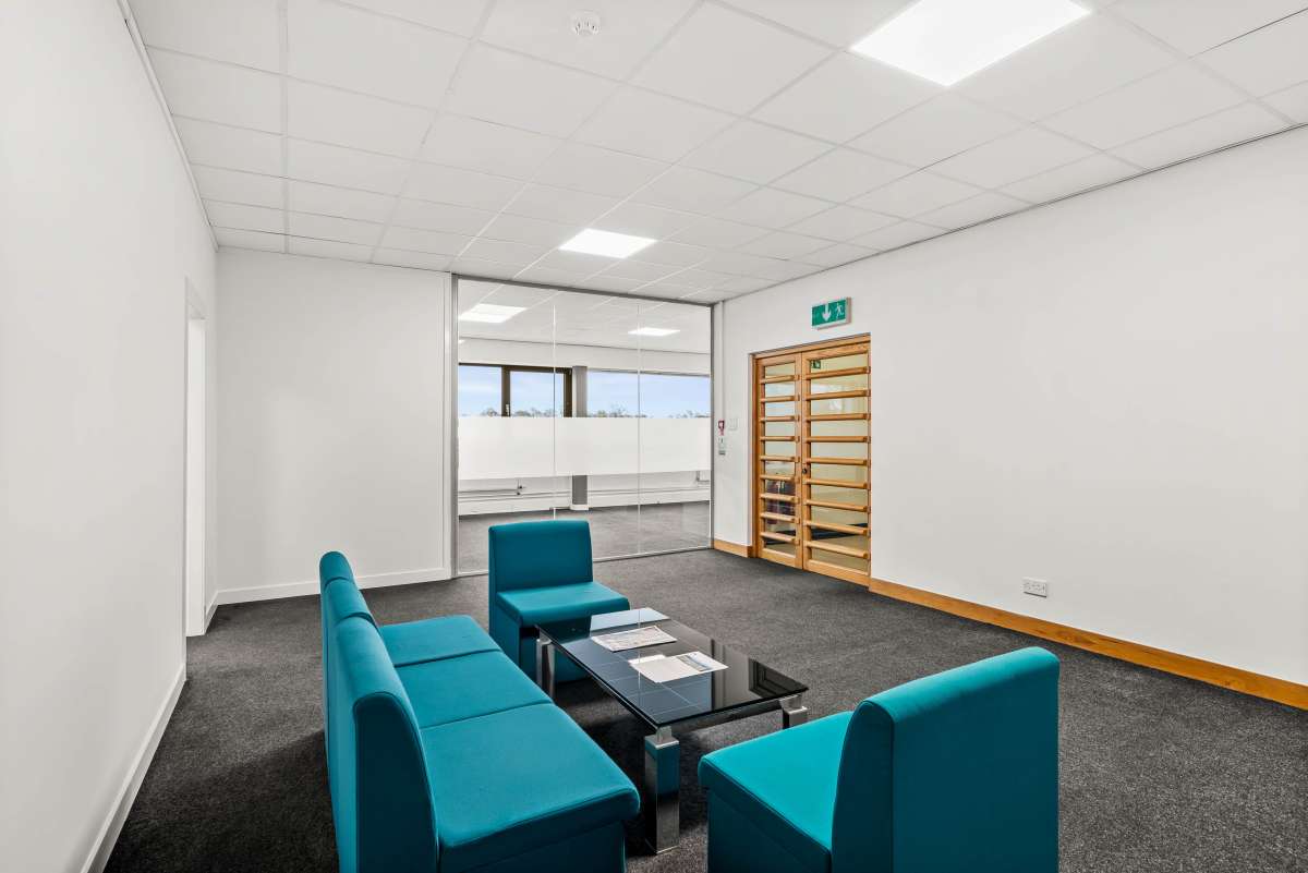 Office in Dundee - photo 3