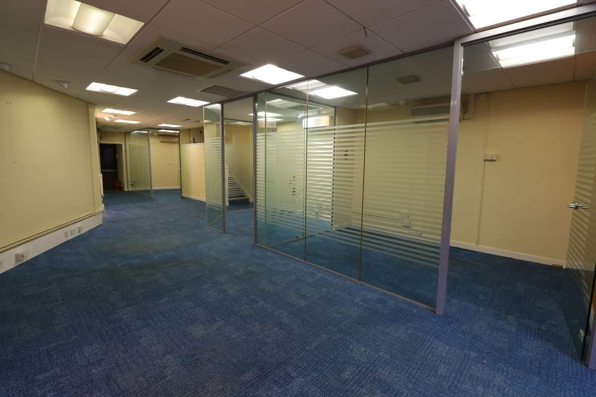 Office in Hinckley - photo 2