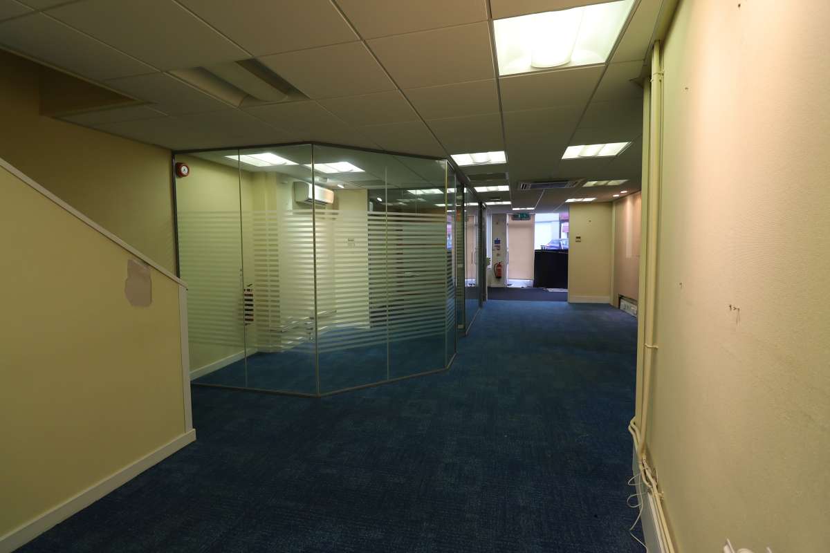 Office in Hinckley - photo 3