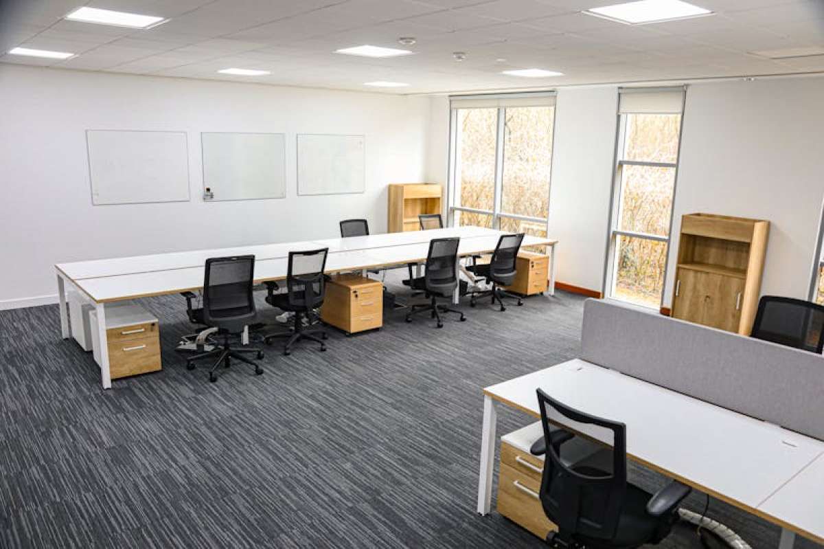 Office in Fleet - photo 4