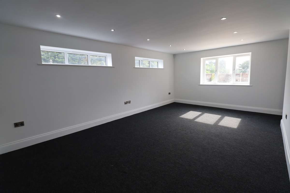 Office in Hinckley - photo 3