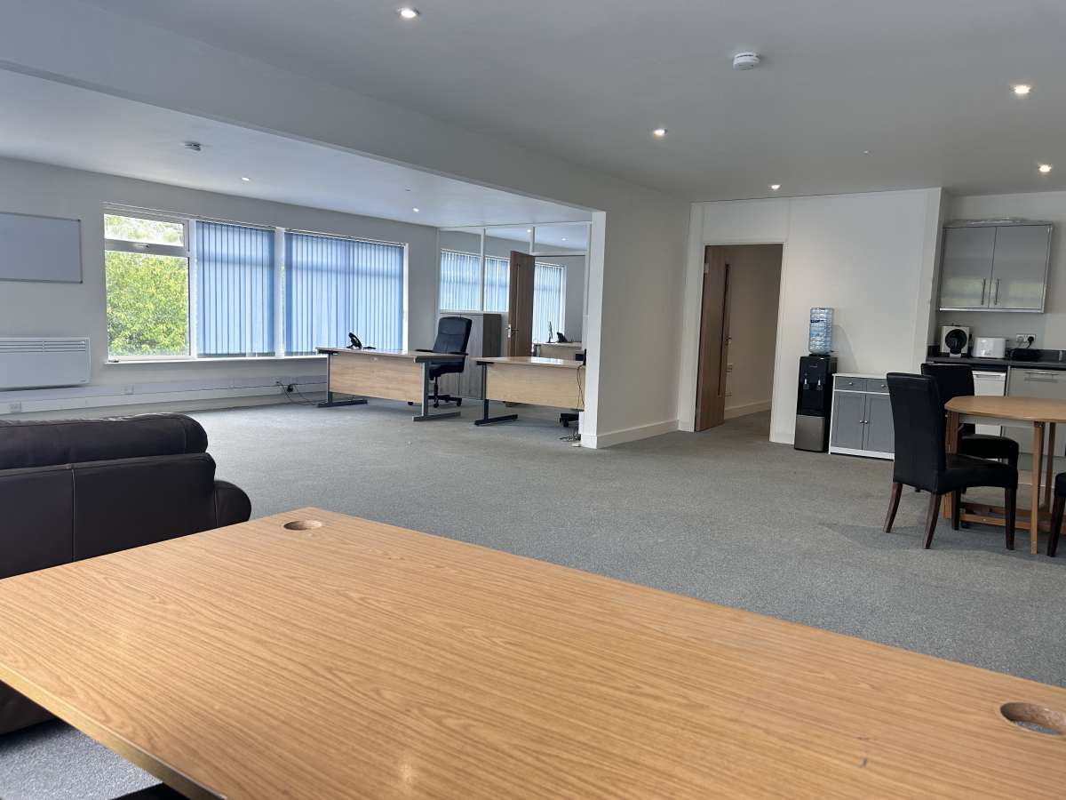 Office in Nottingham - photo 3