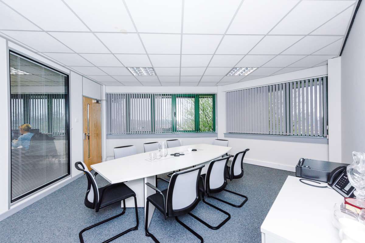 Office in Ellesmere Port - photo 2