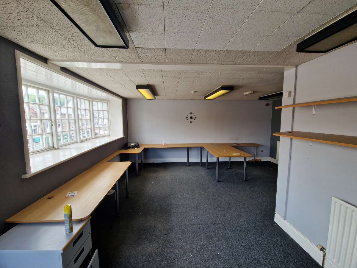 Office in Matlock - photo 2