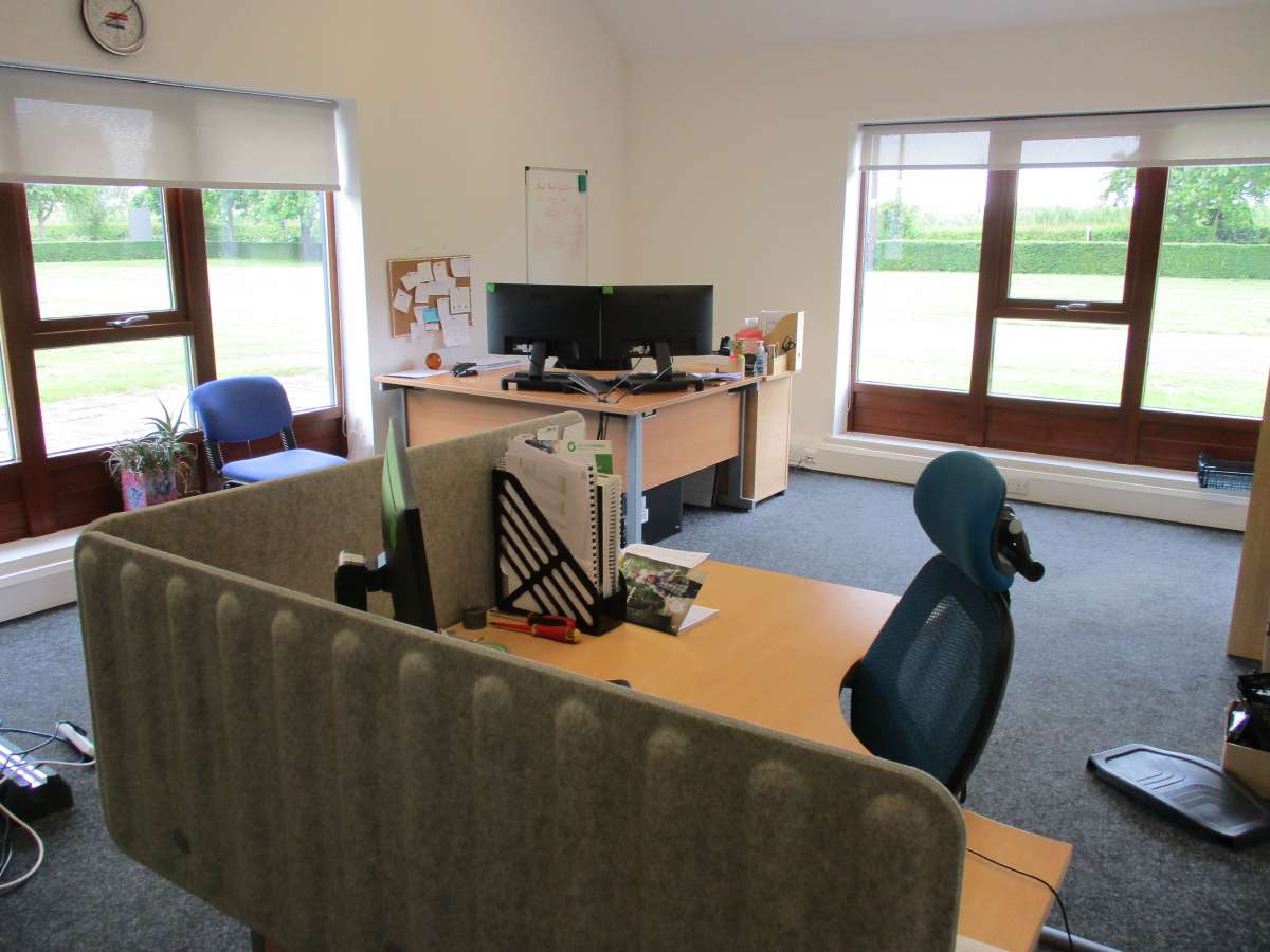 Office in Retford - photo 2