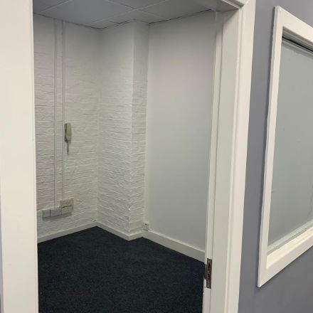 Industrial Unit in Altrincham - photo 3