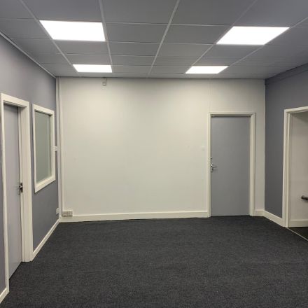 Industrial Unit in Altrincham - photo 2