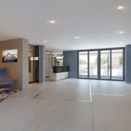 Office in Altrincham - photo 3