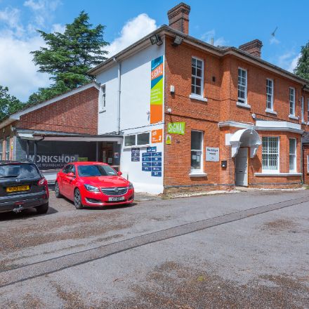 Office in Bordon - photo 2