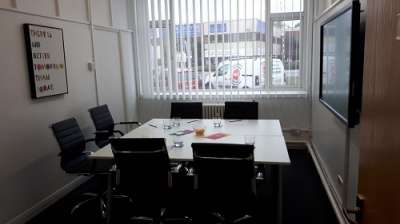 Office in Swindon - photo 4