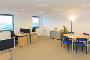 Office in Tewkesbury - photo 3