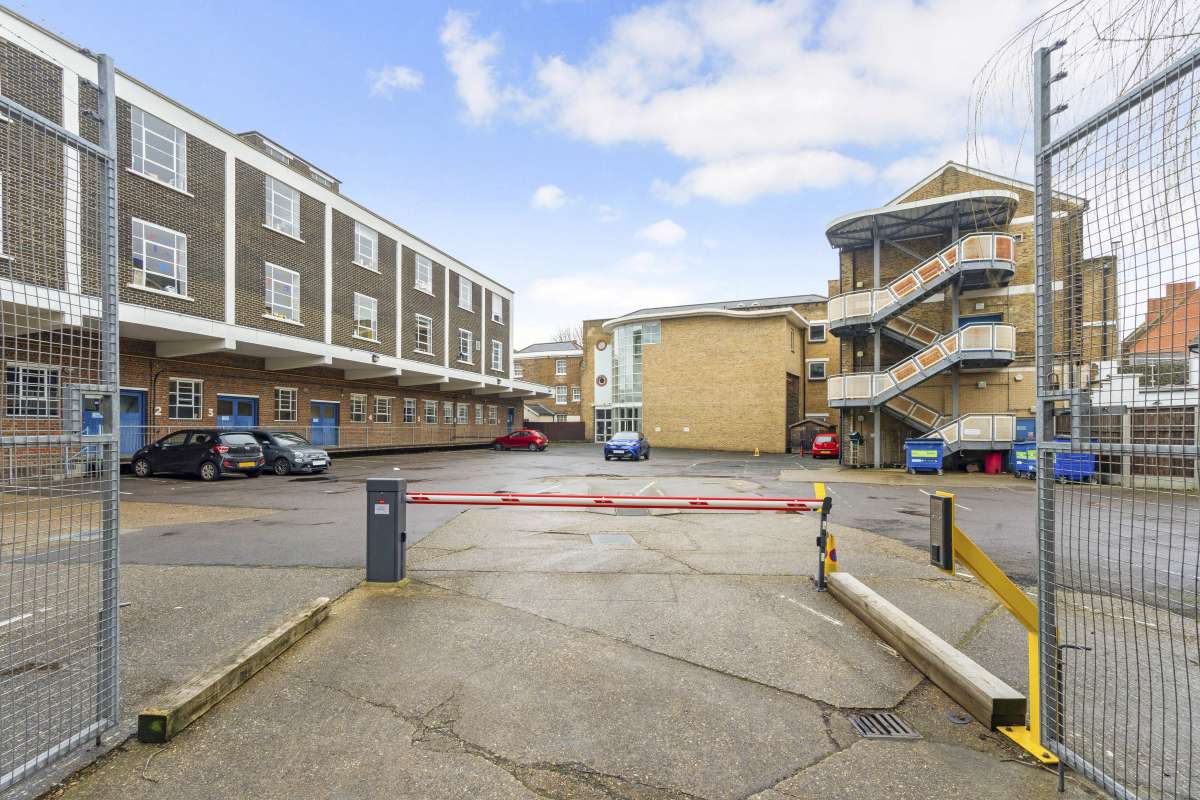 Other in Croydon - photo 2